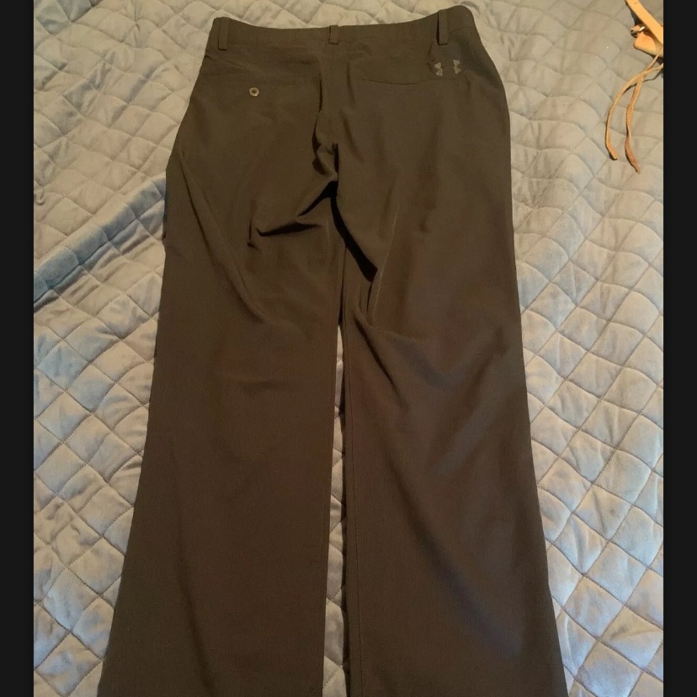 Black men’s UA showdown black vented golf pants